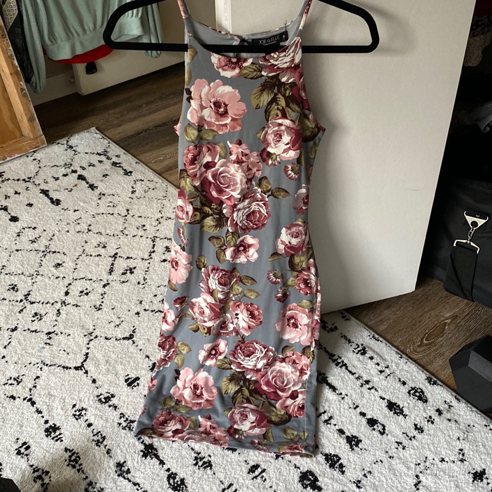 Medium bodycon floral dress